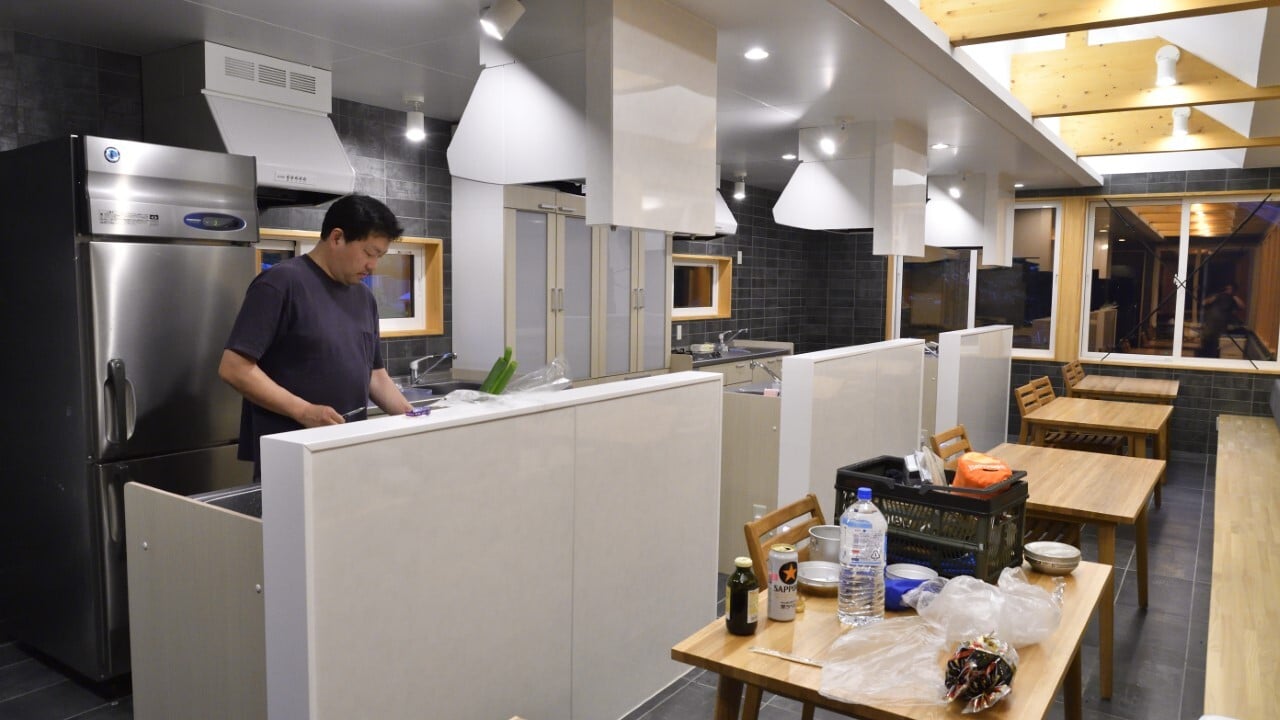 週末移住コテージ室内のキッチン