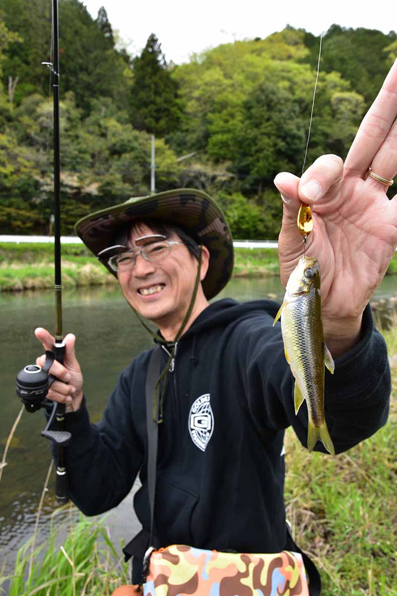 ルアーで狙うカワムツ釣り｜スプーンやスピナーでねらえる | 魚種別