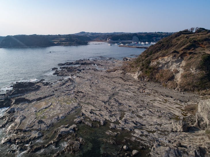年11月 神奈川県 三浦半島の地磯で大型アジが乱舞 全国おすすめ釣り場