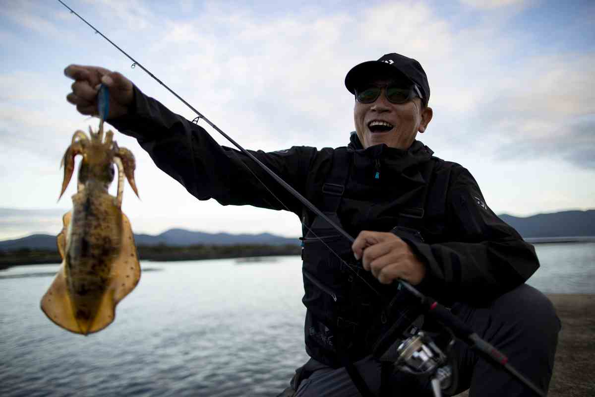 プロが選ぶ偏光サングラス｜エギング界のカリスマが実感した“アイ