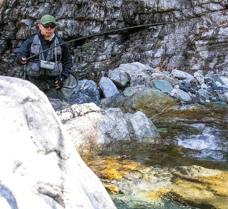 大オモリでハリスは長め。ピンポイントで魚を誘う