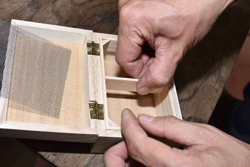 簡単】ワカサギ釣り用のエサ箱の作り方【画像解説】 | 釣りの