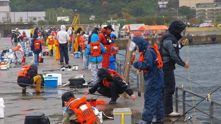 FishingSchool-1