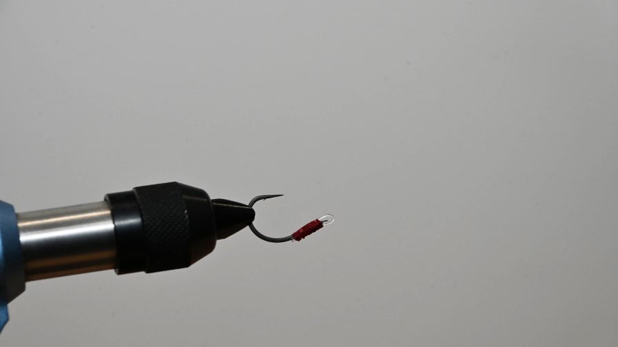 フロロカーボンの余りをカットして完成。慣れれば3分も掛からない