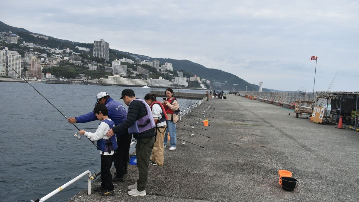 opt-eye-atami-port-family-fishing-breakwater