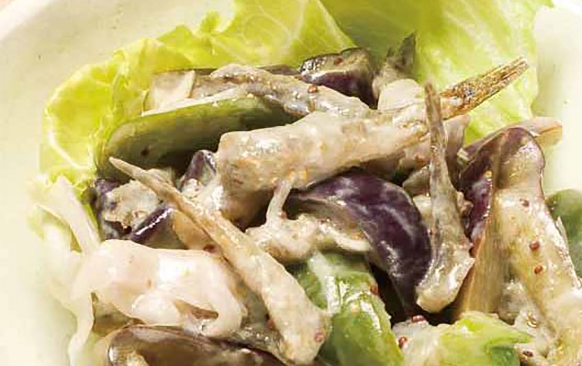 ハゼと夏野菜のカレー風味ヨーグルトサラダ