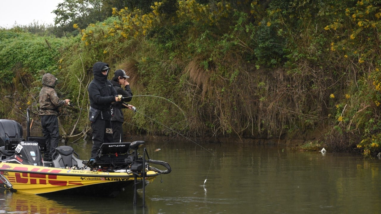 レクチャーする伊藤