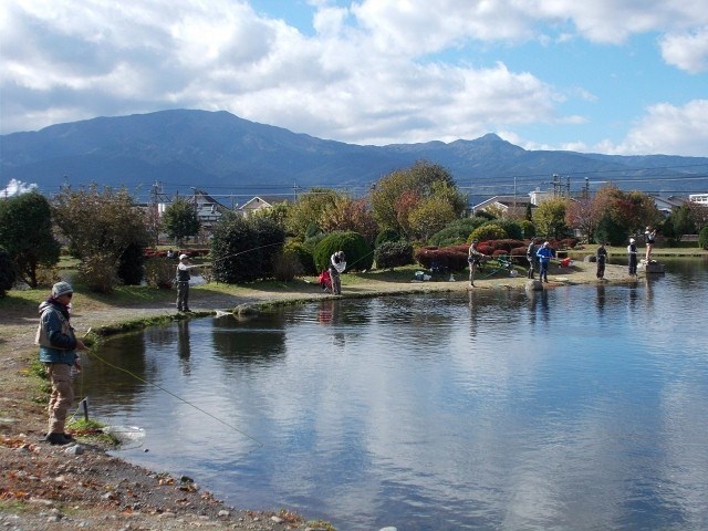 エリアトラウト】関東のおすすめ管理釣り場10選 | つり人オンライン