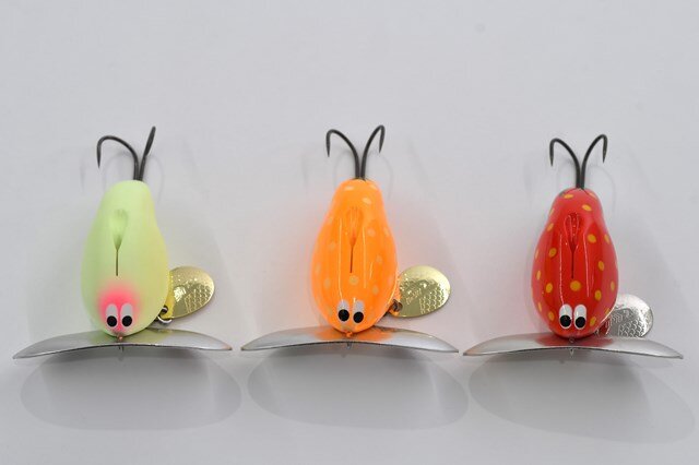 ナマズ用トップウォータープラグのカラー選び | 魚種別釣りガイド