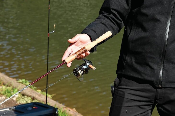 >ロッドの握り方