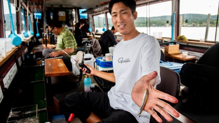 大型のワカサギ