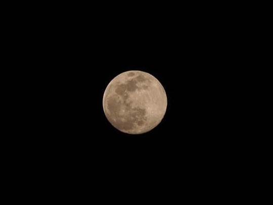 夜空の満月