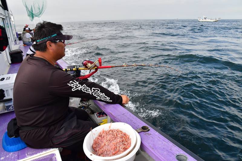 【はじめての相模湾キハダマグロ釣り・釣り方】船がスローダウンしたら準備開始