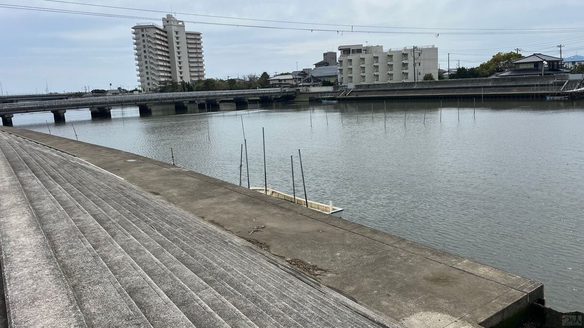 南白亀川左岸の漁協前の釣り場