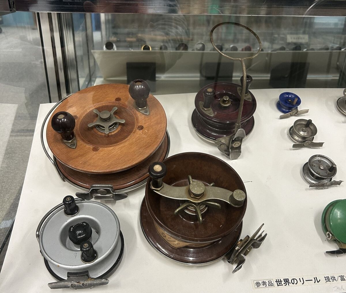イシダイ釣りでは1940年代初頭からリールが使われ始めた。当時のリールは太鼓型（日本釣振興会所蔵）