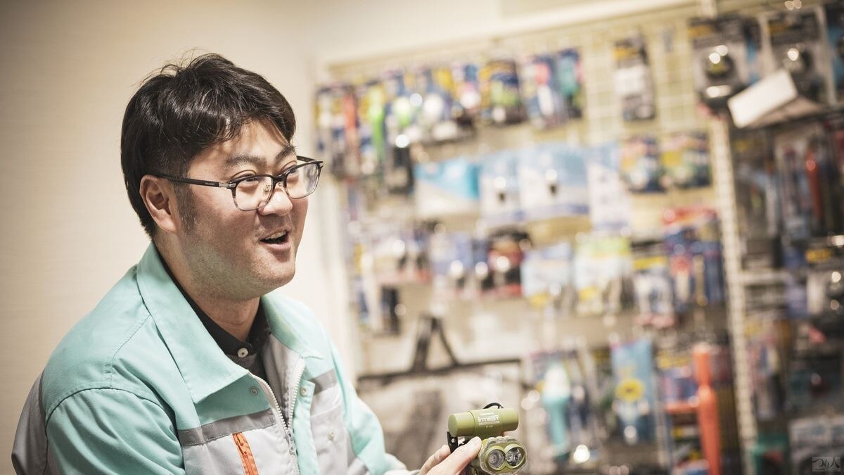 武元亮（たけもと・あきら）釣り場よりも夜のフィールドでライトテストの日々。ゴルフ好き。ハピソン企画開発課