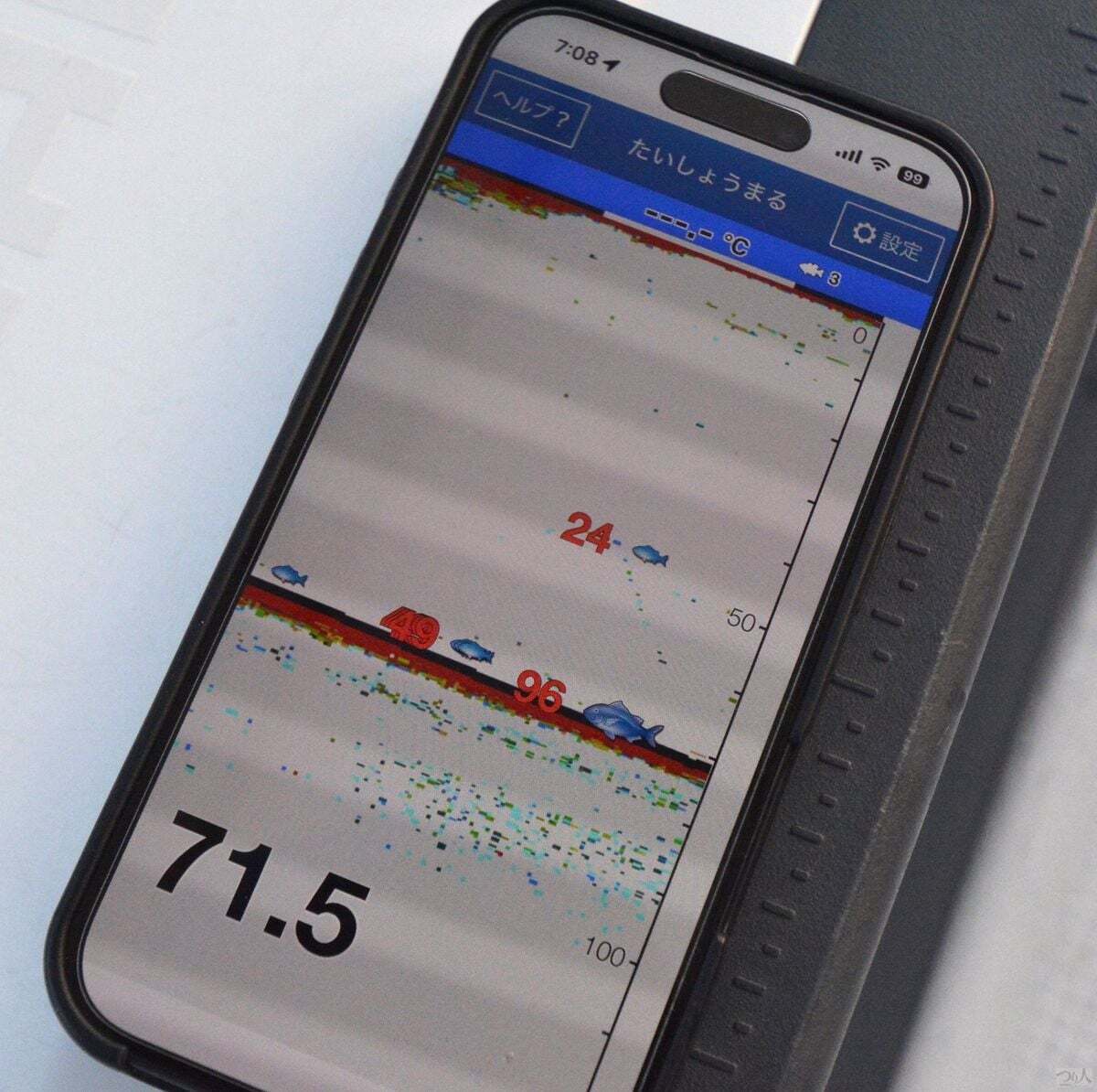 大翔丸はシマノ・探見丸スマート対応の遊漁船。魚探の反応がアプリで見られる。この時期の鳴門のタイは中層に浮いている