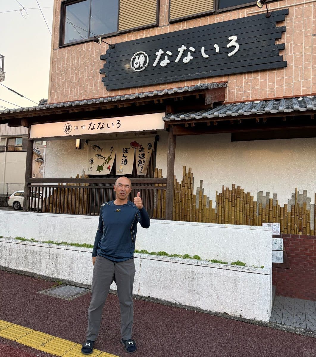 和田さんが福江島で贔屓にしている「海鮮なないろ」。刺身盛り合わせに見えるが、いずれも熟成させたり皮を炙ったり、店主のこだわりを感じさせる逸品（長崎県五島市三尾野1丁目1-16 ／TEL 0959・76・3335）