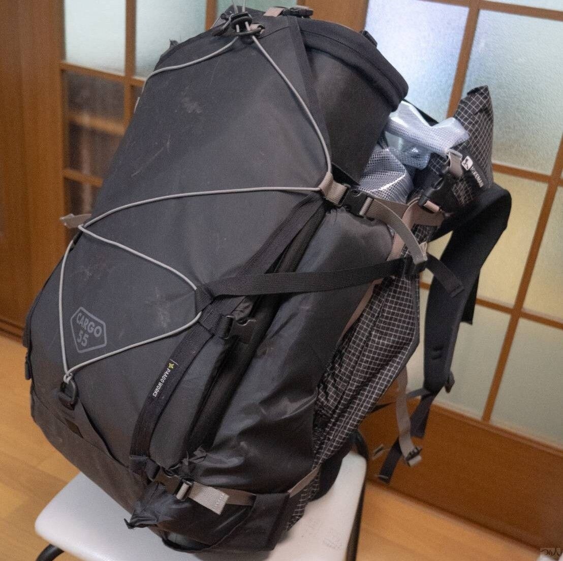 背負子とバッグを組み合わせたようなカーゴ55を愛用している
