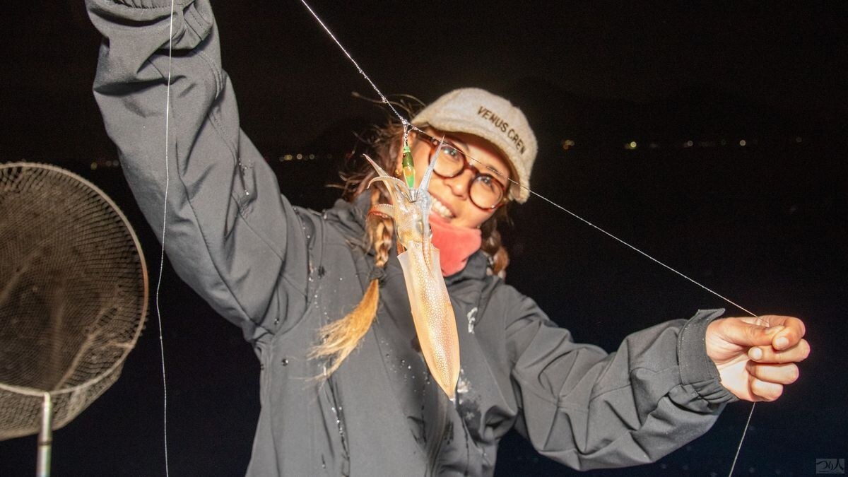 太陽が沈むとぽよよ姉さんが大活躍！ゼロテン釣法でマルイカを乗せまくり！