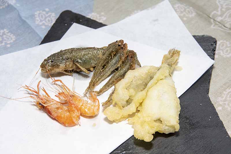 ゴロタの住人たちの素揚げ