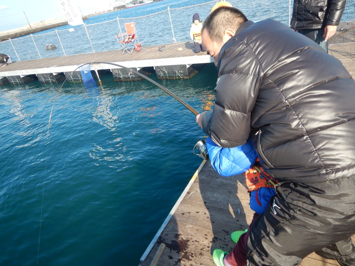 【海上釣り堀入門】子供に大ものがヒット！